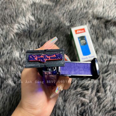 Khắc con dấu tên bỏ túi