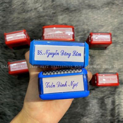 Khắc dấu tên bác sĩ