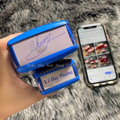 Khắc dấu tên và chữ ký